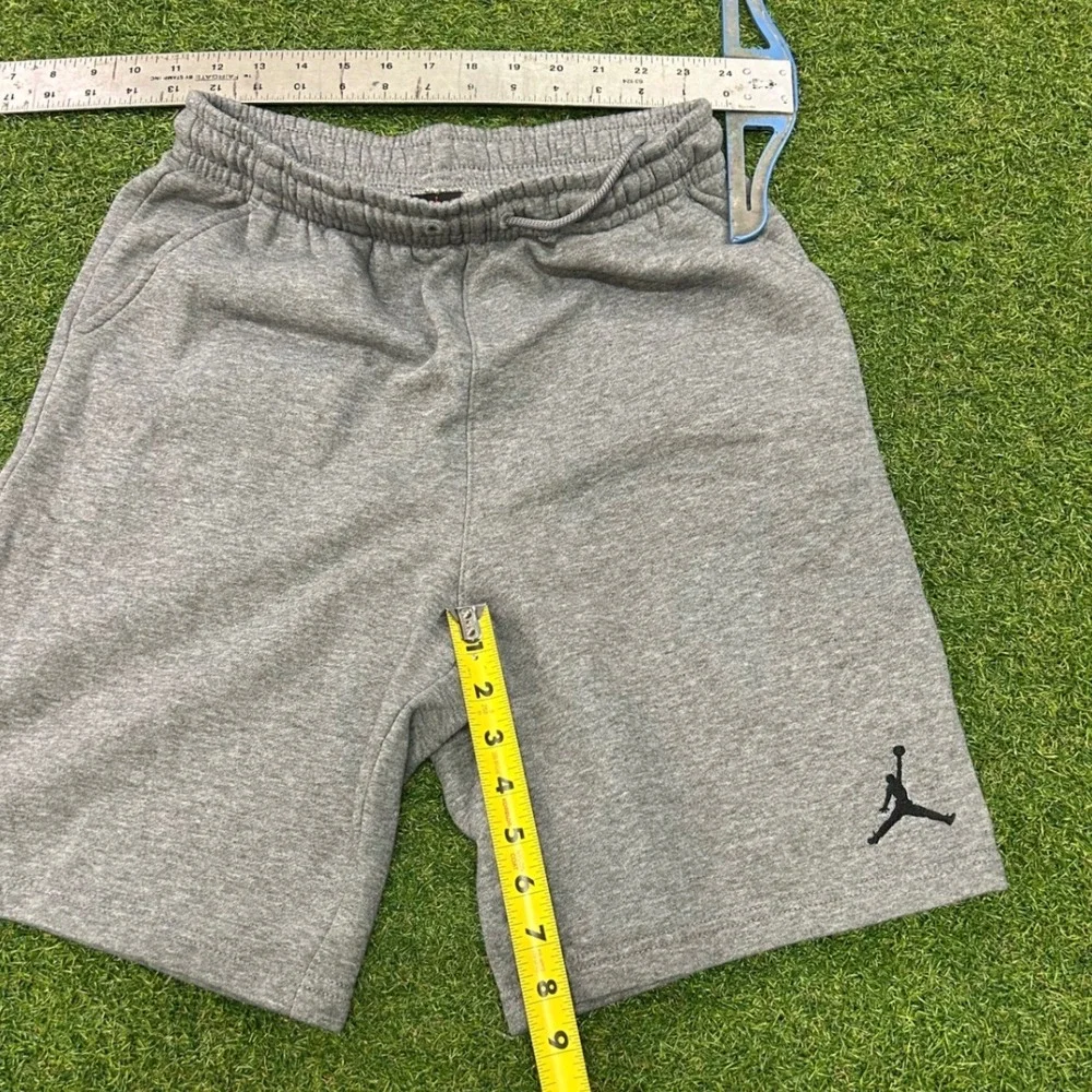 Jordan‎ Boys XL 13-15Y Heather Gray Fleece Jumpman Shorts Athletic Loungewear